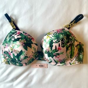 NWT Victoria’s Secret 36C Push Up Gold ✨